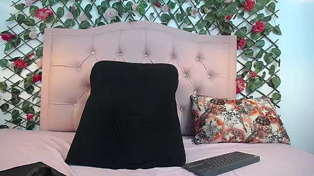 Snapshot of LucyCute_1 chatting on 04-13-26, 03:28 LucyCute 1 online show from 04-13-26, 03:28