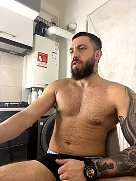 LoveIsBlind  online show from 10-15-25, 04:45