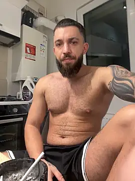 LoveIsBlind  online show from 10-19-25, 02:45