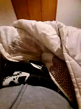 Snapshot of TSandraBellucci chatting on 12-15-24, 02:08 TSandraBellucci online show from 12-15-24, 02:08