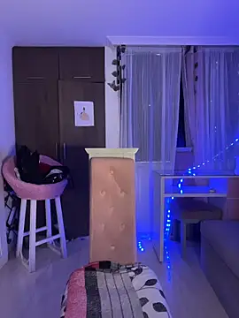 lina pink online show from 10-15-25, 08:42