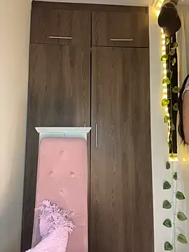 Snapshot of lina_pink chatting on 02-01-26, 05:06 lina pink online show from 02-01-26, 05:06