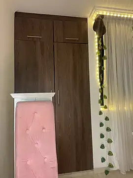 Snapshot of lina_pink chatting on 02-03-26, 04:21 lina pink online show from 02-03-26, 04:21