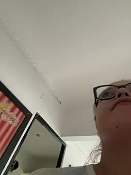 Snapshot of Karla-sexy01 chatting on 01-04-25, 02:04 Karla-sexy01 online show from 01-04-25, 02:04