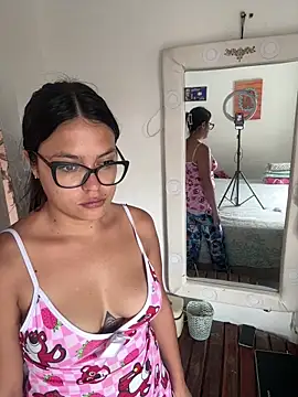 Snapshot of Karla-sexy01 chatting on 11-13-25, 12:48 Karla-sexy01 online show from 11-13-25, 12:48