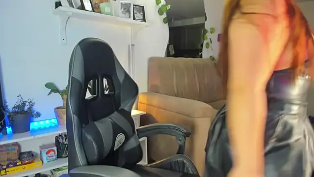 evy orange1 online show from 02-04-26, 12:05