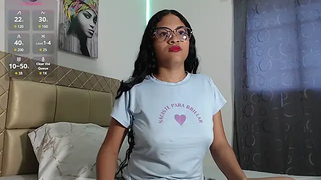 Snapshot of DAFNNEE_ROSS chatting on 10-28-25, 03:25 DAFNNEE ROSS online show from 10-28-25, 03:25