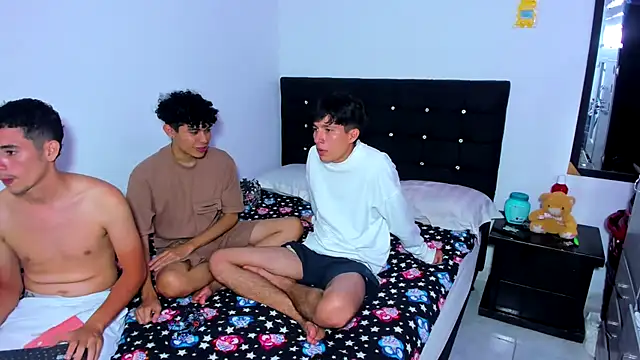 Alexander and Xiao online show from 02-05-25, 12:10