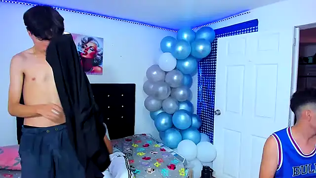 Alexander and Xiao online show from 03-11-25, 09:26