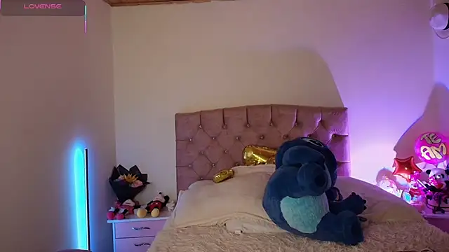 miaa saenz1 online show from 10-31-25, 04:24