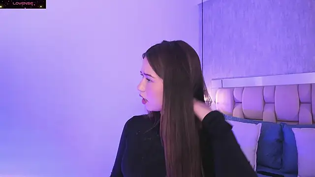 Roxie-Summers11 online show from 02-08-25, 07:49