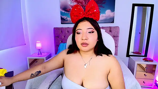 Emma monserrat online show from 10-06-25, 08:28