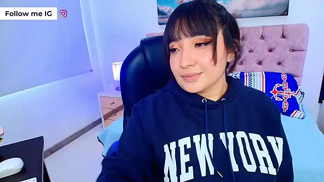 Emma monserrat online show from 02-02-26, 07:45