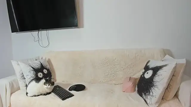 Snapshot of Emma_Jnes chatting on 02-26-25, 09:37 Emma Jnes online show from 02-26-25, 09:37