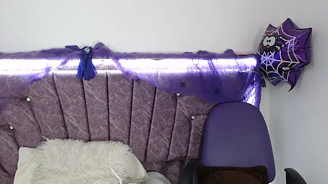 Penelope Fox14 online show from 10-21-25, 12:39