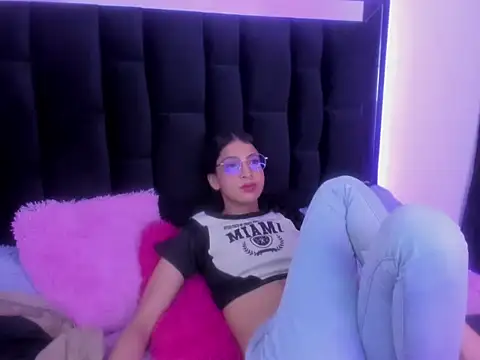 Snapshot of Im_saturno chatting on 09-27-25, 05:07 Im saturno online show from 09-27-25, 05:07