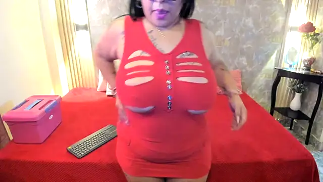 Snapshot of estephany_queen chatting on 10-09-25, 07:34 estephany queen online show from 10-09-25, 07:34