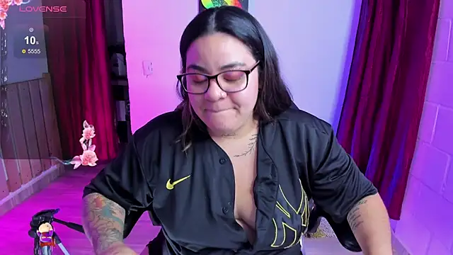 Snapshot of Sharon_hils chatting on 01-24-25, 10:30 Sharon hils online show from 01-24-25, 10:30