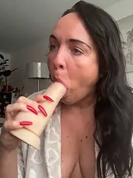 Snapshot of Dagmar92 chatting on 11-23-25, 08:25 Dagmar92 online show from 11-23-25, 08:25