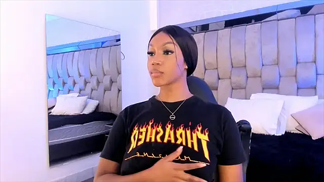 ChaynnaCooper online show from 02-01-25, 06:19