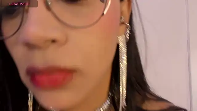 SamanthaFerrer   online show from 02-08-25, 07:59