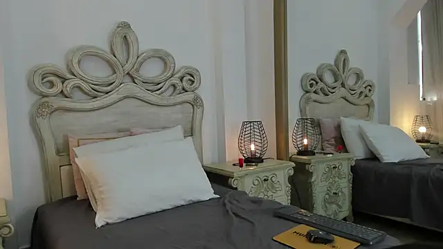 SamanthaFerrer   online show from 09-23-25, 07:50