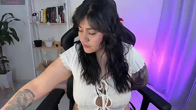 GretaX-X online show from 11-18-25, 10:31