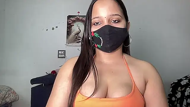 Snapshot of Varnika_aarora chatting on 10-14-25, 04:02 Varnika aarora online show from 10-14-25, 04:02