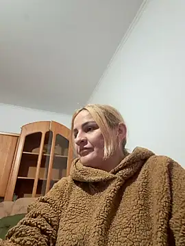 Snapshot of Malichkaanna30 chatting on 10-27-25, 09:35 Malichkaanna30 online show from 10-27-25, 09:35