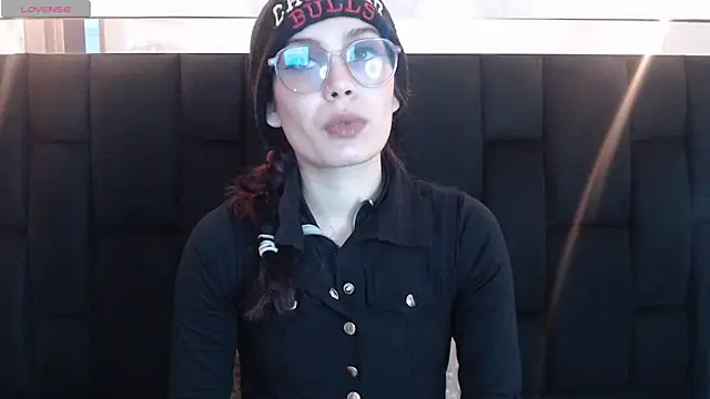  yuyi online show from 01-04-25, 11:22