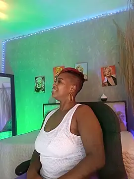 nahiarapalmer19 online show from 09-10-25, 12:43