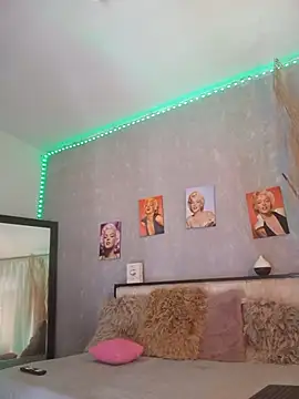 nahiarapalmer19 online show from 10-25-25, 04:24