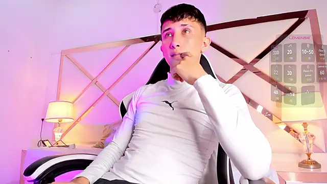 Snapshot of rome_hard chatting on 02-24-26, 07:45 rome hard online show from 02-24-26, 07:45