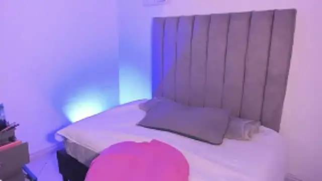 Snapshot of sarah__bigboobs chatting on 10-24-25, 06:54 sarah bigboobs online show from 10-24-25, 06:54