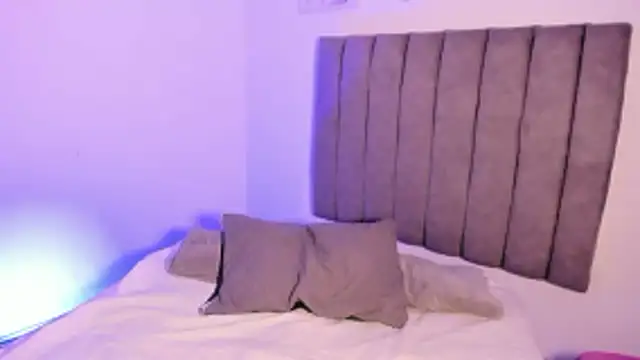 Snapshot of sarah__bigboobs chatting on 10-27-25, 09:02 sarah bigboobs online show from 10-27-25, 09:02