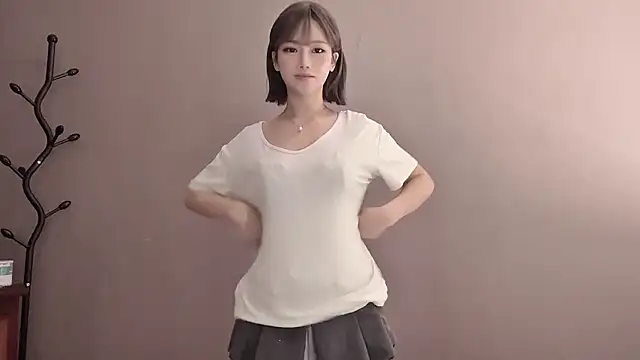 Snapshot of -XunMengLong- chatting on 11-16-25, 05:18 -XunMengLong- online show from 11-16-25, 05:18