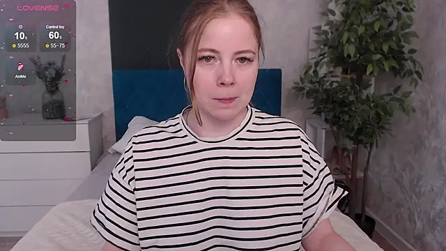 Snapshot of JennyyHot chatting on 02-14-26, 08:22 JennyyHot online show from 02-14-26, 08:22