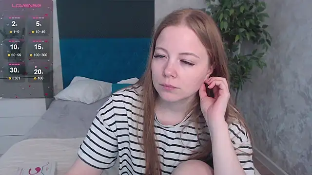 Snapshot of JennyyHot chatting on 02-28-26, 07:42 JennyyHot online show from 02-28-26, 07:42