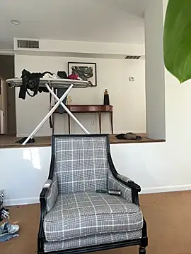 camdanz777 online show from 10-28-25, 07:49