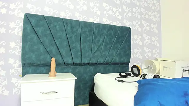 BritneySweet  online show from 12-07-24, 02:09