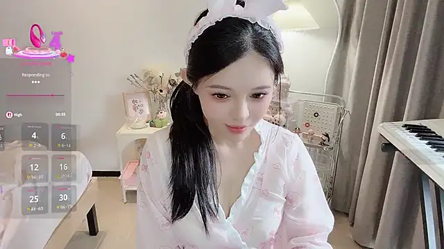 Snapshot of S-wan chatting on 10-20-25, 04:35 S-wan online show from 10-20-25, 04:35