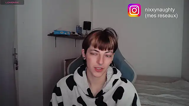 Snapshot of Nixxy_naughty chatting on 02-03-25, 06:07 Nixxy naughty online show from 02-03-25, 06:07