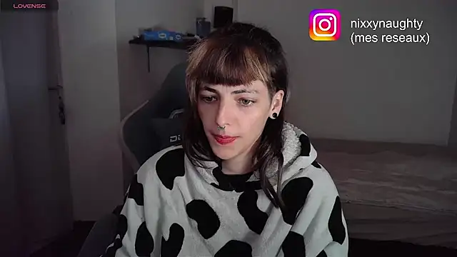 Snapshot of Nixxy_naughty chatting on 02-04-25, 08:28 Nixxy naughty online show from 02-04-25, 08:28