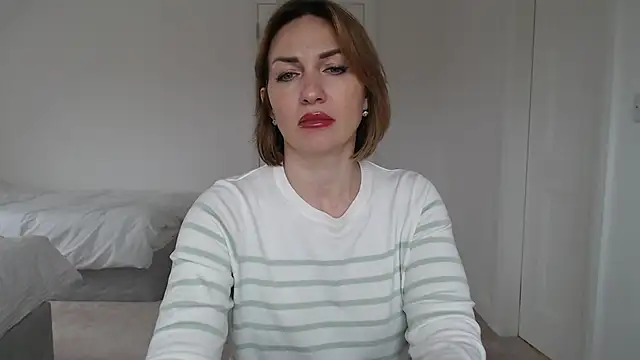 Mallinia online show from 03-17-25, 04:01