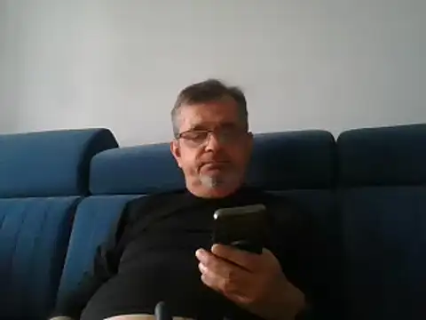 axecoman60 online show from 02-01-25, 11:54