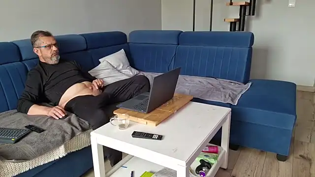 axecoman60 online show from 03-13-25, 09:10