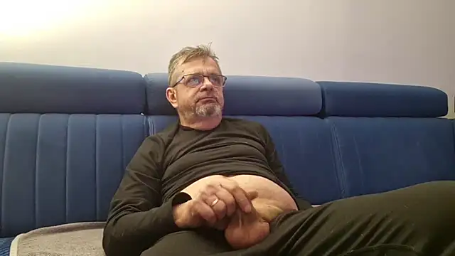 axecoman60 online show from 03-18-25, 07:53