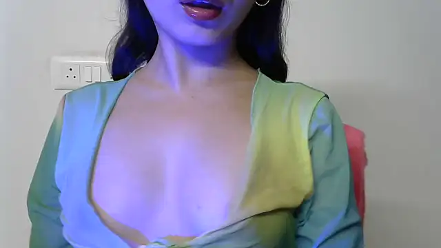amrita2210 online show from 10-04-25, 05:44