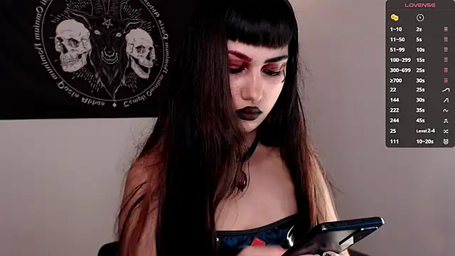 Snapshot of Little-Lucifer chatting on 11-01-25, 12:34 Little-Lucifer online show from 11-01-25, 12:34