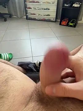 Snapshot of tiou72 chatting on 11-22-25, 11:42 tiou72 online show from 11-22-25, 11:42